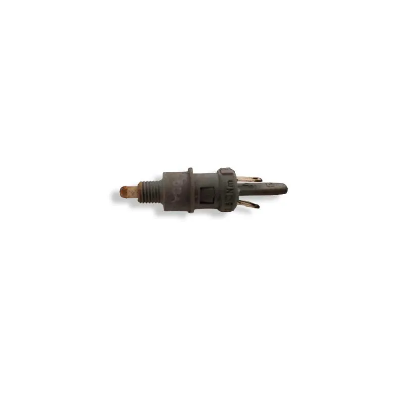 [590] Sensor de freno trasero